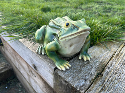 Gorgeous Green Frog Ornament