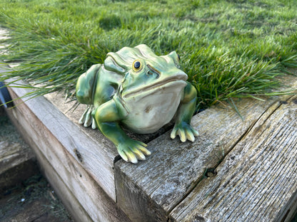 Gorgeous Green Frog Ornament