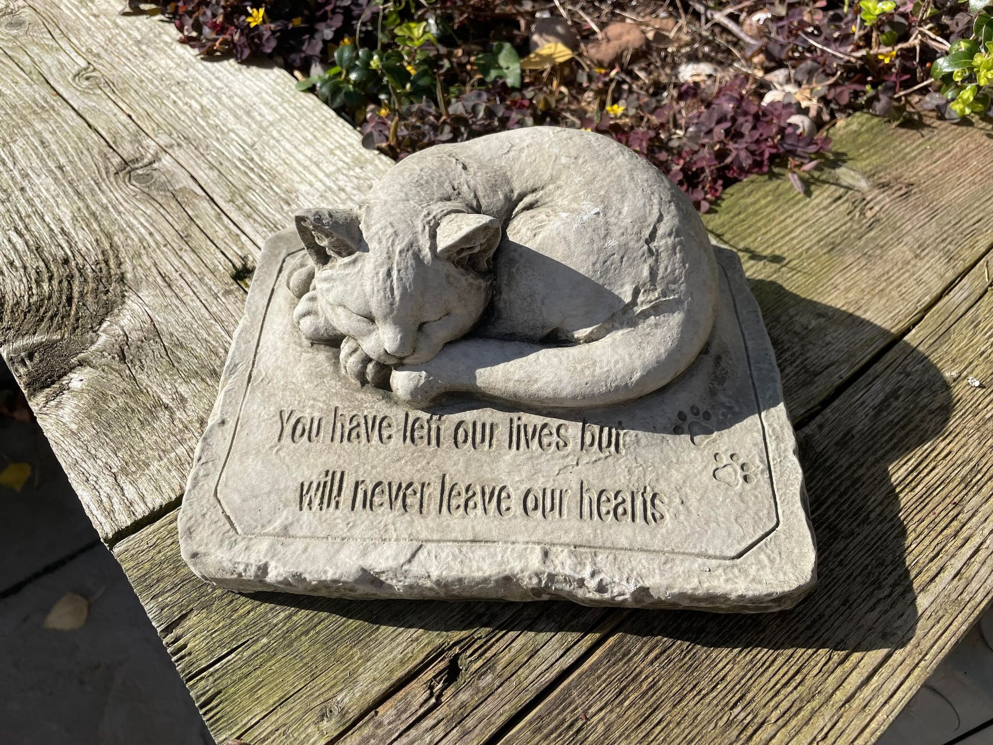 Cat Statue Memorial - Backyard Bliss