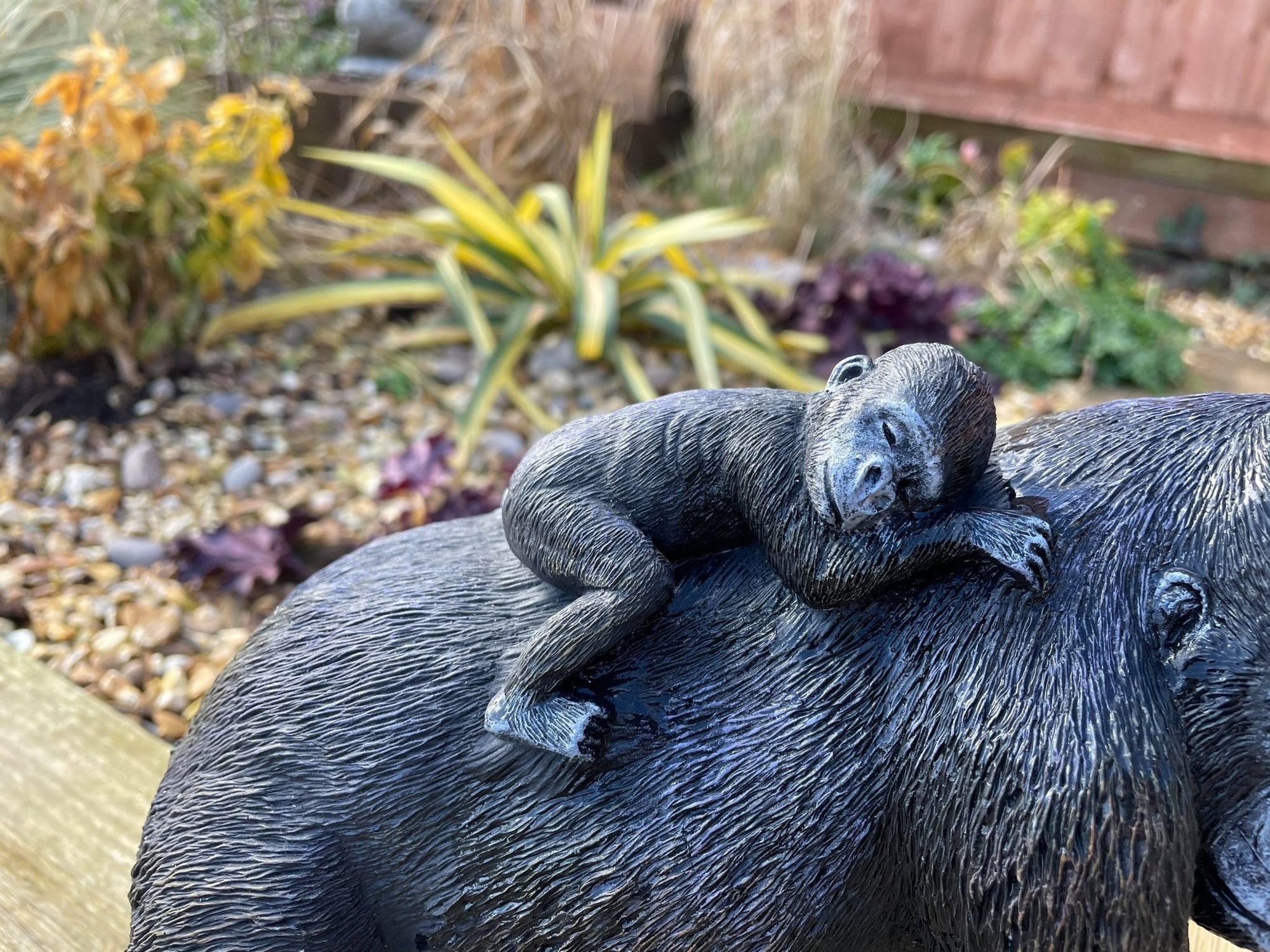 Gorilla w/Baby Ornament - Backyard Bliss