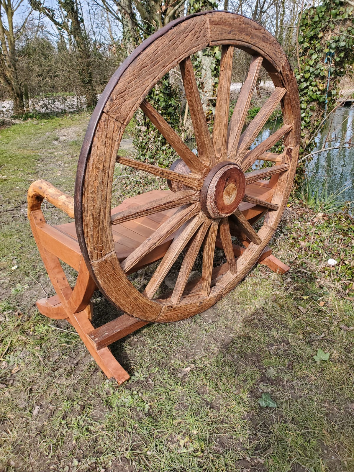 Handcrafted Wagon Wheel Bench - Backyard Bliss