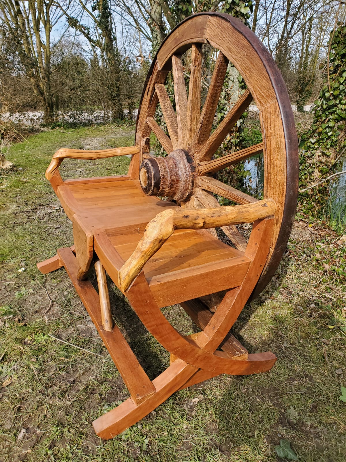 Handcrafted Wagon Wheel Bench - Backyard Bliss