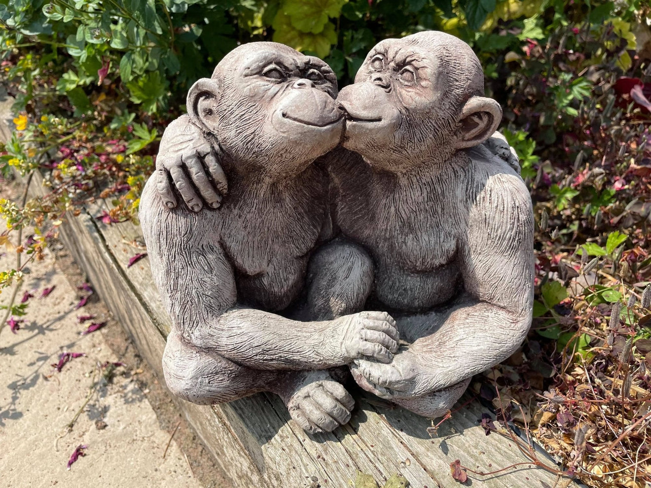 Kissing Monkeys Statue - Backyard Bliss