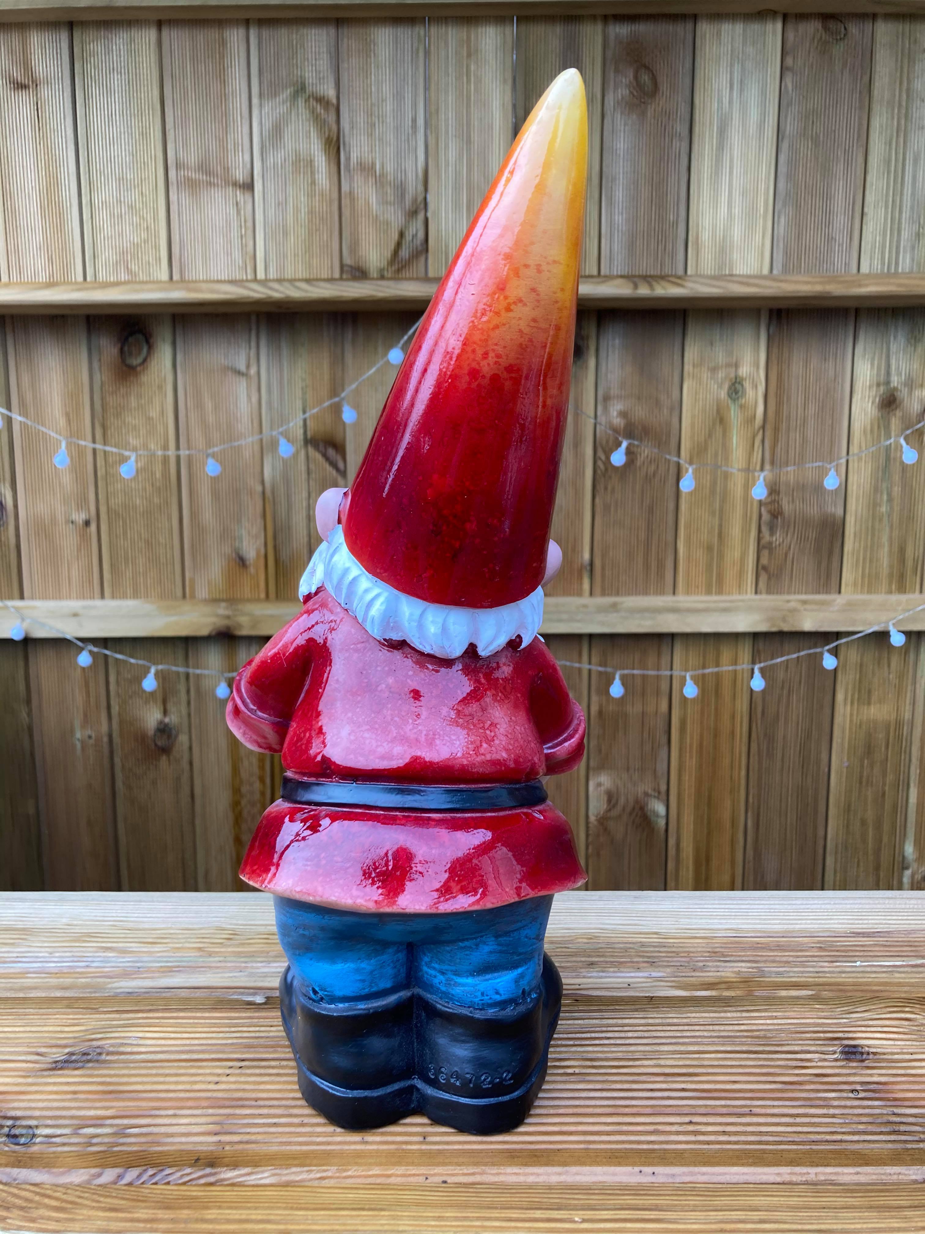 Watering Gnome and Joyful Gnome