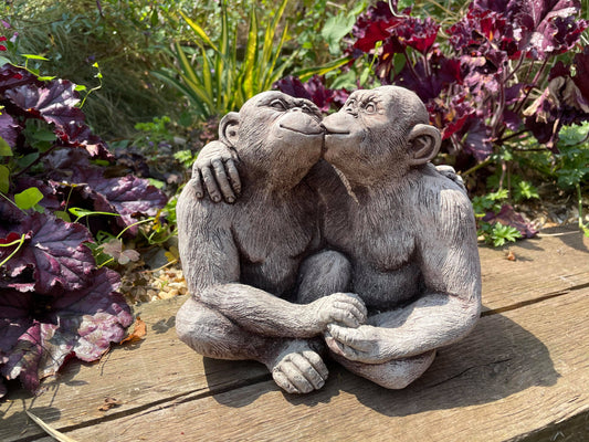 Kissing Monkeys Statue