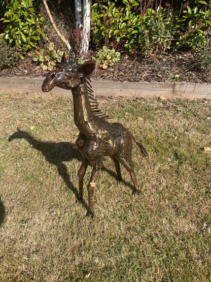Gorgeous Giraffe Family Metal Set - Backyard Bliss