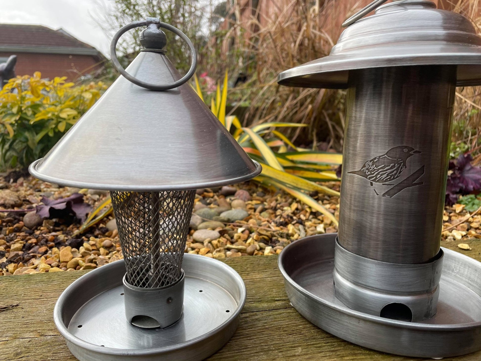 Metal Bird Feeder Set - Backyard Bliss