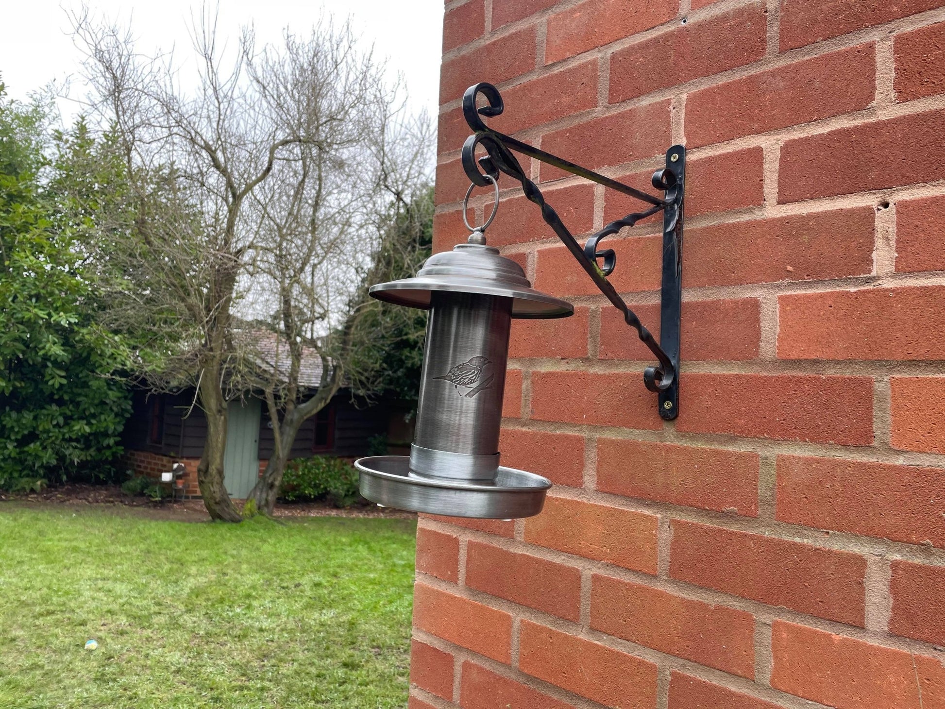 Metal Bird Feeder Set - Backyard Bliss